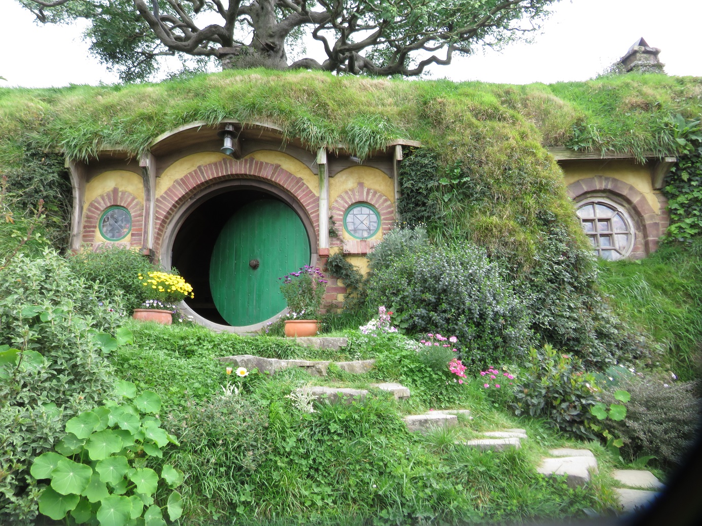 Discovering // Les décors du Seigneur des Anneaux : Hobbitebourg ! -  Margaux Roux